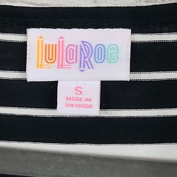 NEW LuLaRoe Irma Oversized Tee Black Stripe Short Sleeve Shirt High Low Knit Top - Picture 4 of 6